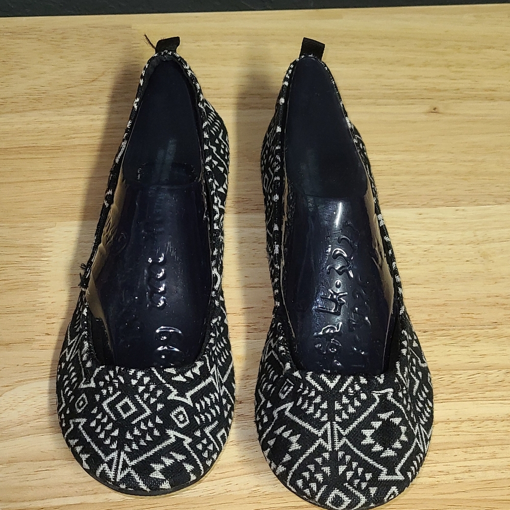 American Eagle Outfitters Canvas Elastic Flats